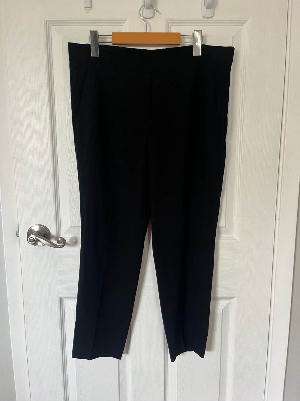 Aritzia Babaton Black Cropped Trouser Pants Size 8 Slim Ankle Dress Pants